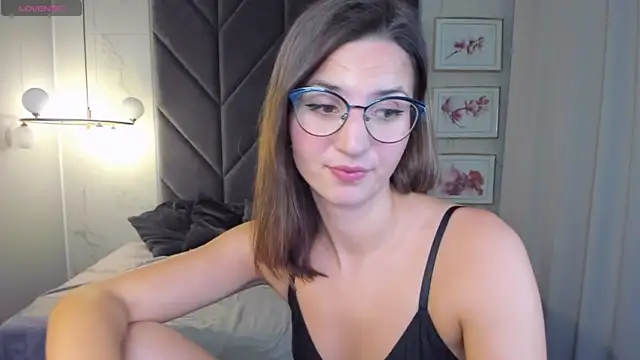 JaneGraceful nude strip on webcam for live sex chat