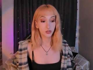 Kitsune fully nude on webcam live sex chat