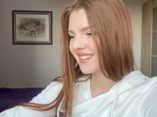 KristalWynn fully nude on webcam live sex chat