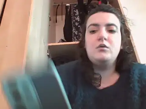 LadyMinnie nude strip on webcam for live sex chat