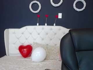 Mima-Harper fully nude on webcam live sex chat