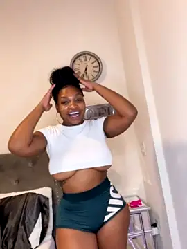 SashaSmil3s nude strip on webcam for live sex chat