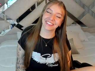 Sofia-woods fully nude on webcam live sex chat