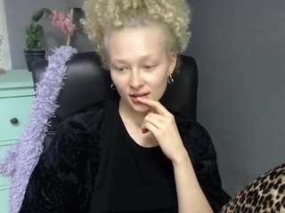 SusanPerfect fully nude on webcam live sex chat