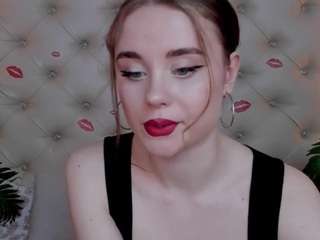 VinaSkyler fully nude on webcam live sex chat