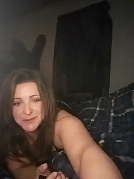 White-Lilly nude strip on webcam for live sex chat