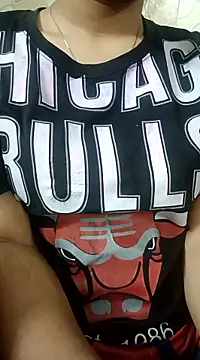 Aaradhna-00 nude strip on webcam for live sex chat