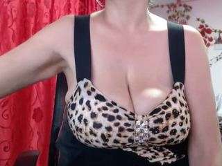 Blumaboobs27 fully nude on webcam live sex chat