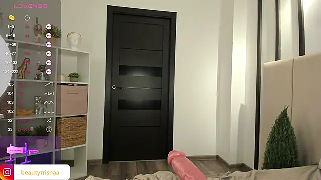 BootyTrisha nude strip on webcam for live sex chat