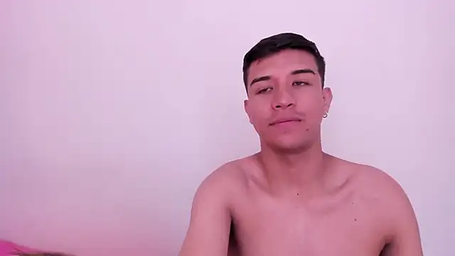 BradLovEmma_ nude strip on webcam for live sex chat