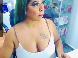 CandylatynBalm fully nude on webcam live sex chat
