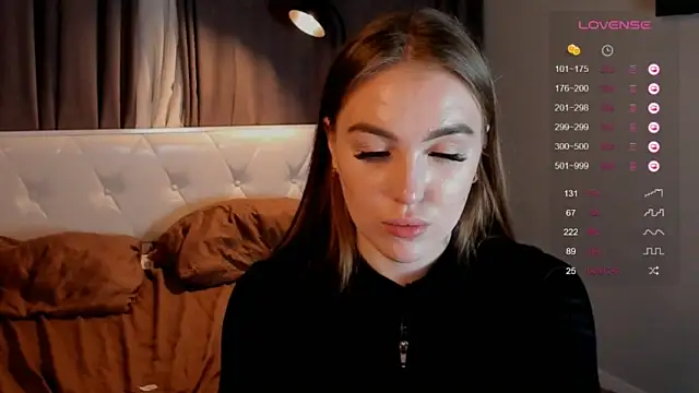 CinnaMoonf nude strip on webcam for live sex chat