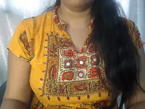 Cute-Saanvi nude strip on webcam for live sex chat