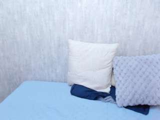Emiilyybrown fully nude on webcam live sex chat