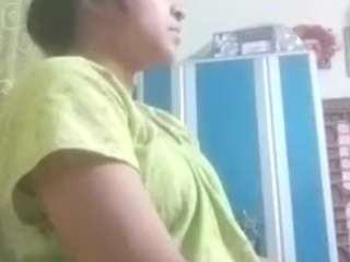 Hot Priyaa fully nude on webcam live sex chat