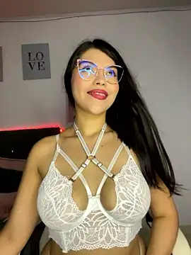 IamCloe nude strip on webcam for live sex chat
