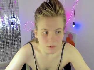 JadeSoft fully nude on webcam live sex chat