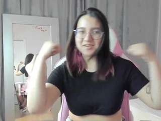 Jennifer-Holt fully nude on webcam live sex chat