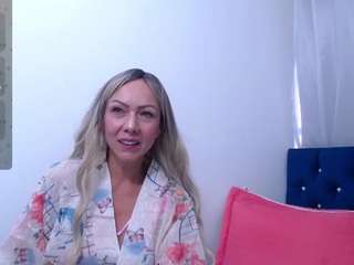KasandraMature fully nude on webcam live sex chat