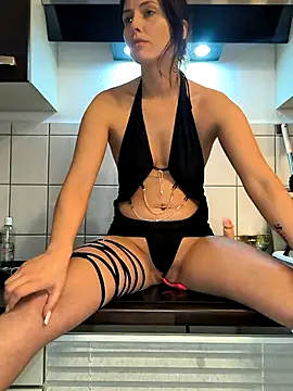 Linalicious nude strip on webcam for live sex chat