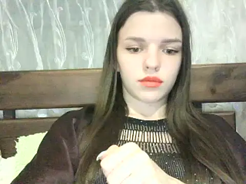 Lisa_Lenore nude strip on webcam for live sex chat