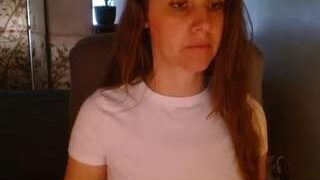 LoVeOnn fully nude on webcam live sex chat