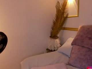 Luchy fully nude on webcam live sex chat