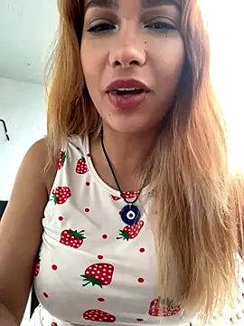 Manicdragonprincess nude strip on webcam for live sex chat