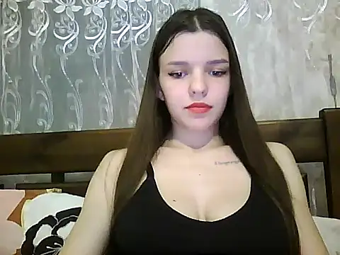 Marguerite_Lindy nude strip on webcam for live sex chat