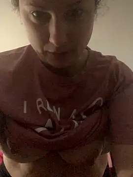 MilkyMrsRobinson nude strip on webcam for live sex chat