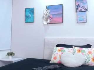 Millicent-roberts fully nude on webcam live sex chat
