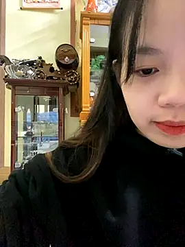 Minmin2k5 nude strip on webcam for live sex chat