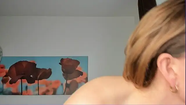 Natascha-Hill nude strip on webcam for live sex chat