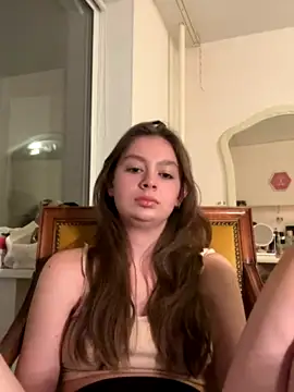 PinkiiiiGirl nude strip on webcam for live sex chat