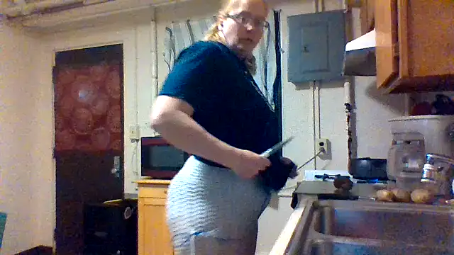 PlumpyBunny4u nude strip on webcam for live sex chat
