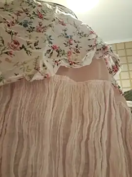 Redellyy nude strip on webcam for live sex chat