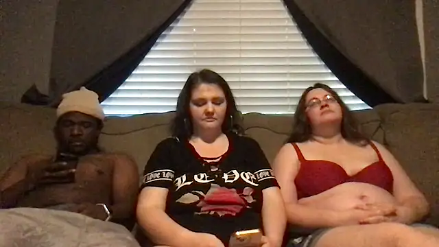 Snowbunnylvsg nude strip on webcam for live sex chat