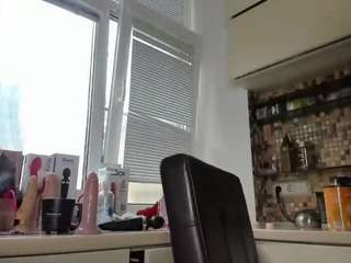 T33nSquirt fully nude on webcam live sex chat