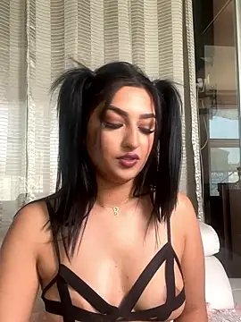 TarraVoss nude strip on webcam for live sex chat