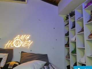Amy Honney cam model Live Nude & Online