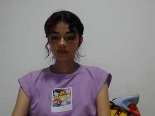Anne-white cam model Live Nude & Online
