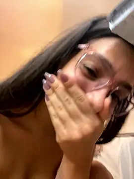 Avis_12 cam Live Nude & Online