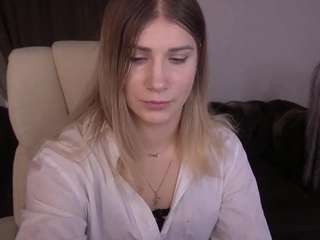 Cassandragood fully nude on webcam live sex chat