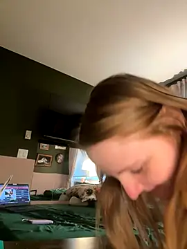 GingerSnap33 from Stripchat
