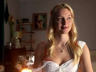 HIDE fully nude on webcam live sex chat