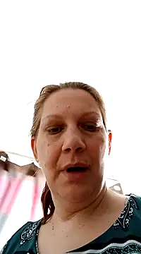 Kurizsani nude strip on webcam for live sex chat