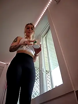 LilyOrion cam Live Nude & Online