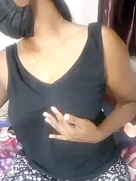 Liyoni_24 cam Live Nude & Online