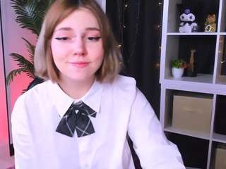 Mirrisa fully nude on webcam live sex chat