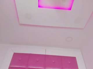 Molly cam model Live Nude & Online